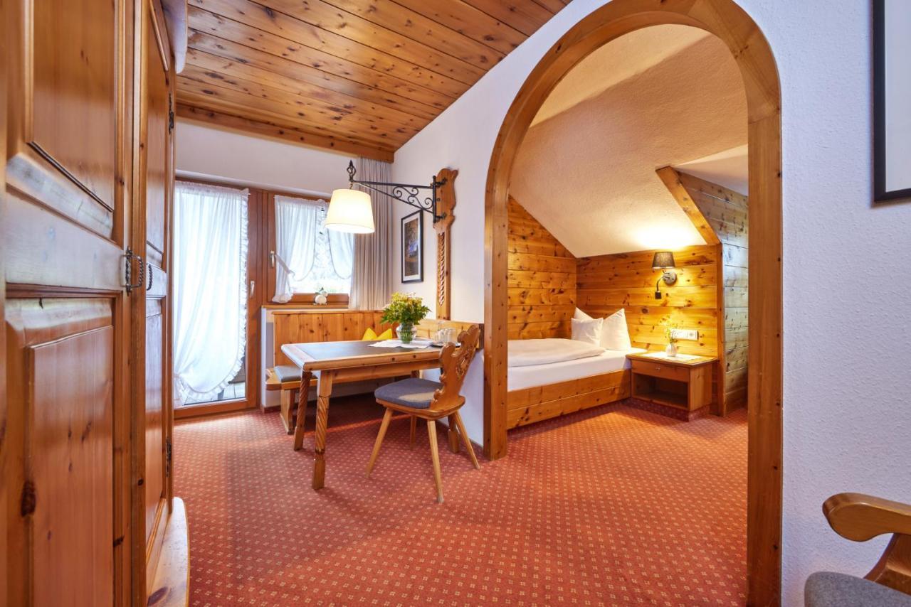 Gaestehaus Sonnenheim Mittenwald Exterior foto