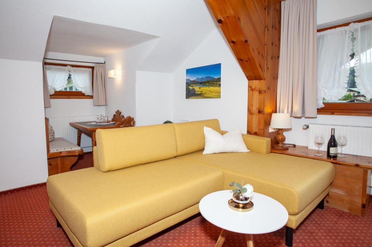 Gaestehaus Sonnenheim Mittenwald Exterior foto